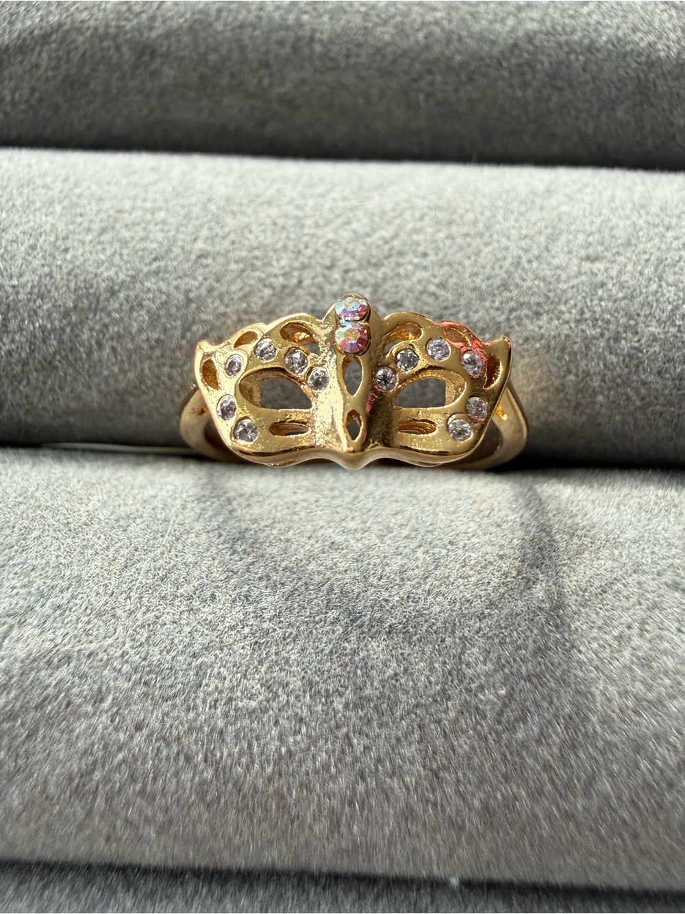 Fragrant Jewels Gold Mask Ring with Clear and Light Pink Crystals